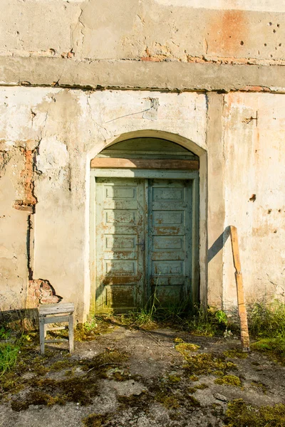 Countryside buildings in summer — Stock Photo, Image