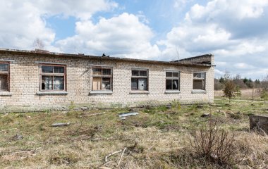 Terk edilmiş askeri yerleşim kalıntıları