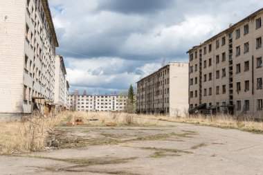 Terk edilmiş askeri yerleşim kalıntıları