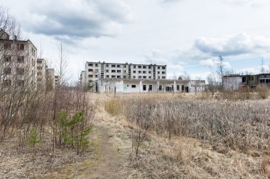 Terk edilmiş askeri yerleşim kalıntıları