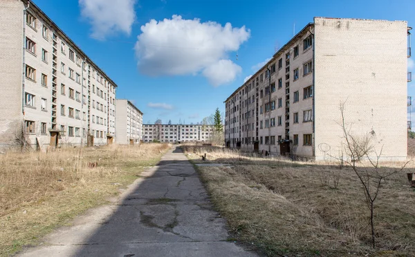 Ruínas abandonadas do assentamento militar — Fotografia de Stock