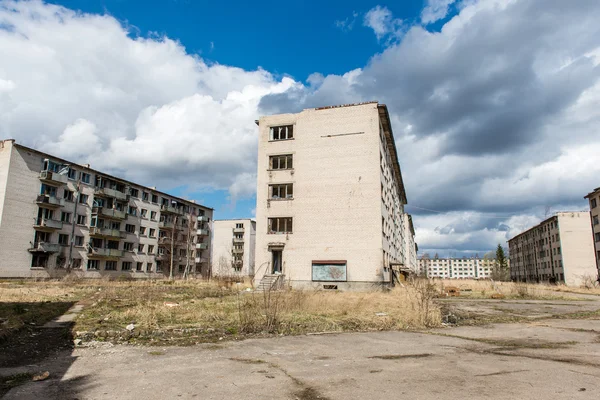 Ruinas abandonadas de asentamiento militar — Foto de Stock