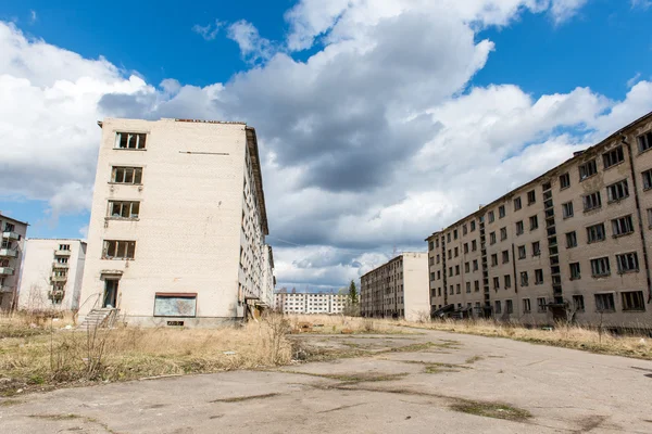 Ruinas abandonadas de asentamiento militar — Foto de Stock