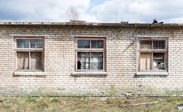 Ruinas abandonadas de asentamiento militar —  Fotos de Stock