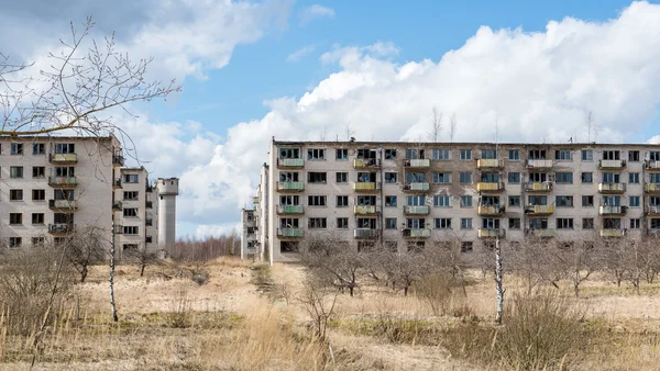 Ruinas abandonadas de asentamiento militar — Foto de Stock