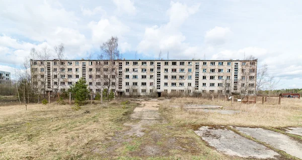 Ruínas abandonadas do assentamento militar — Fotografia de Stock