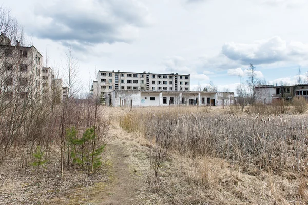 Ruinas abandonadas de asentamiento militar —  Fotos de Stock