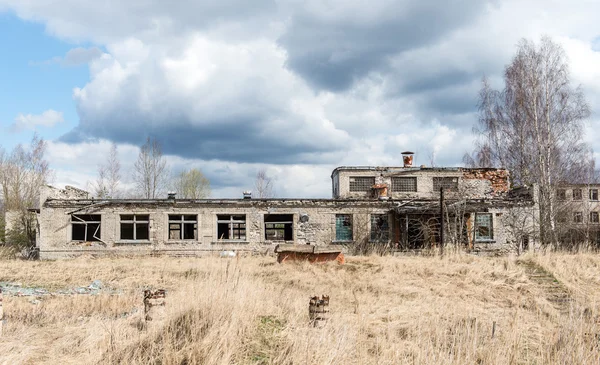 Ruines abandonnées de l'établissement militaire — Photo