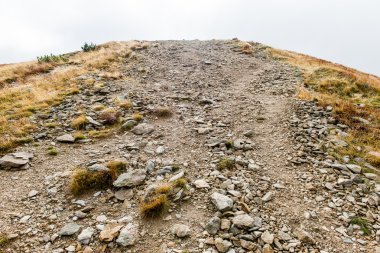 Slovakya'daki Tatra Dağları bulutları ile örtülü