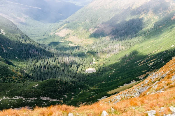 Slovakya'daki Tatra Dağları bulutları ile örtülü
