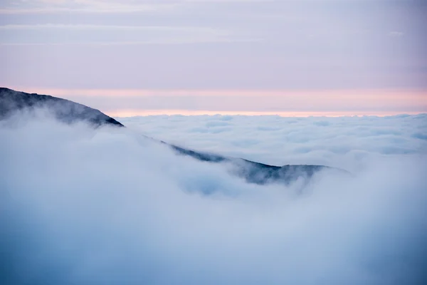 Slovakya'daki Tatra Dağları bulutları ile örtülü — Stok fotoğraf