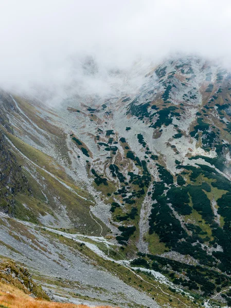 Montañas Tatra en Eslovaquia cubiertas de nubes —  Fotos de Stock