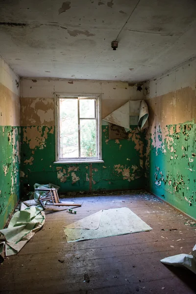 Interior de um antigo hospital soviético abandonado — Fotografia de Stock