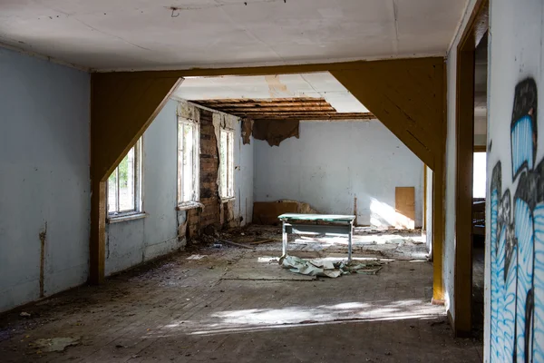 Interior of an old abandoned soviet hospital — Stock Photo, Image