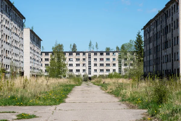 Staré opuštěné vojenské město — Stock fotografie