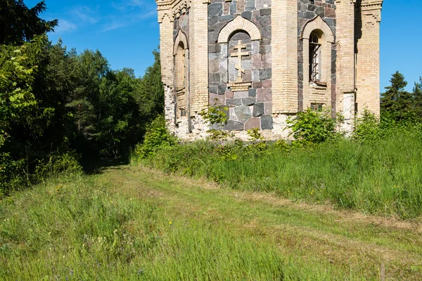 Antigua iglesia abandonada — Foto de Stock