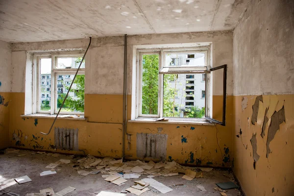 Vnitřek staré opuštěné sovětská nemocnice — Stock fotografie