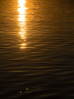 Güzel deniz manzarası günbatımı Baltık Denizi üzerinde