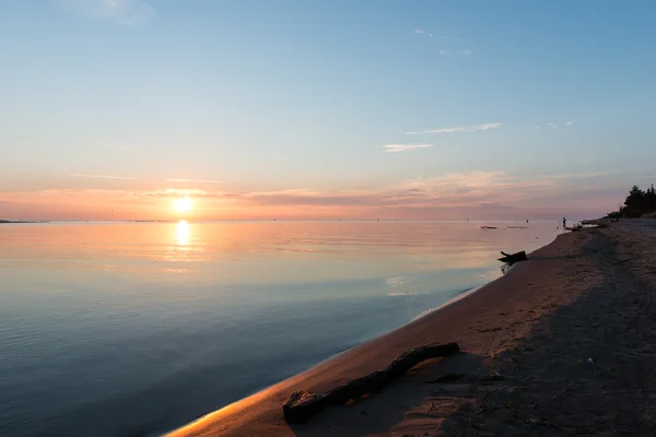 Beau coucher de soleil sur la mer Baltique — Photo