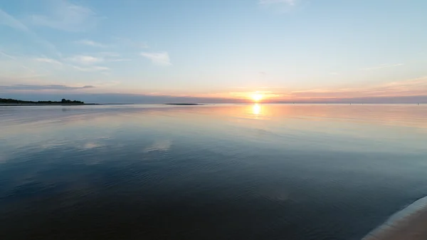 Seascape piękny zachód słońca nad Morzem Bałtyckim — Zdjęcie stockowe