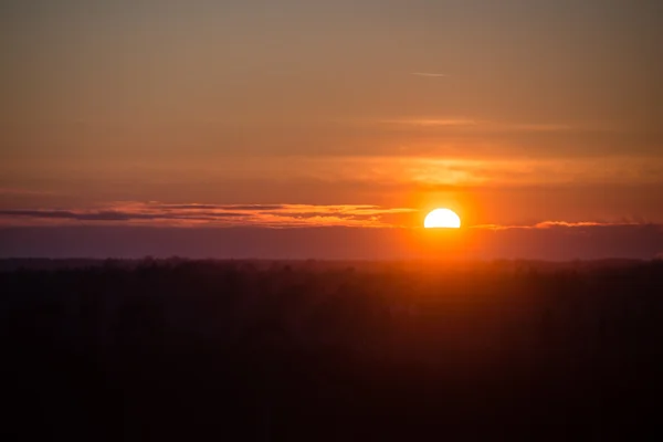 Belo pôr-do-sol sobre o mar Báltico — Fotografia de Stock