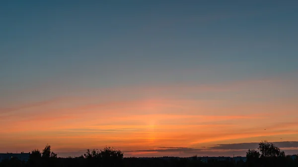 Belo pôr-do-sol sobre o mar Báltico — Fotografia de Stock