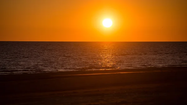 Beau coucher de soleil sur la mer Baltique — Photo