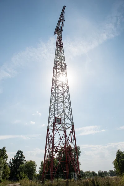 Башня передатчика. радар — стоковое фото