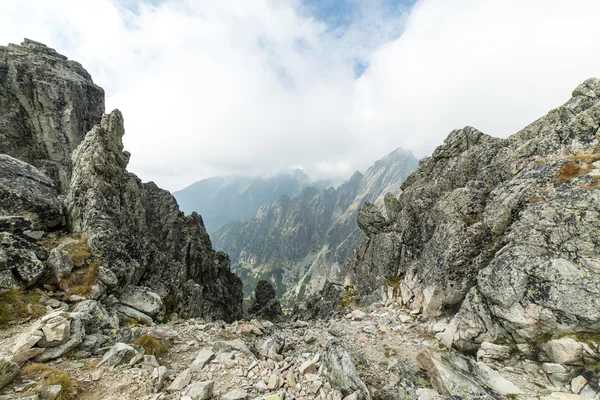 Montanhas Tatra na Eslováquia cobertas de nuvens — Fotografia de Stock