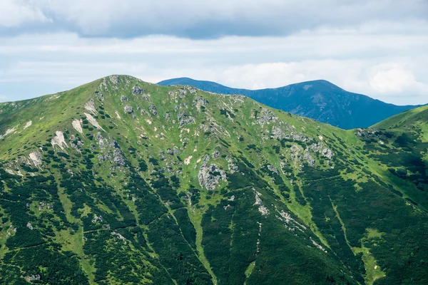 Στα βουνά Τάτρα στη Σλοβακία, που καλύπτεται με σύννεφα — Φωτογραφία Αρχείου
