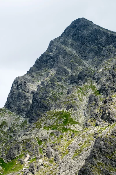 Montanhas Tatra na Eslováquia cobertas de nuvens — Fotografia de Stock