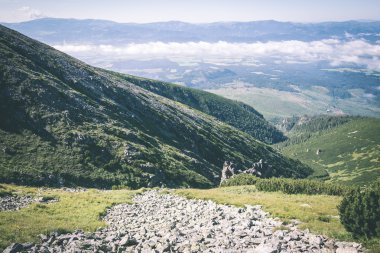 Slovakya'daki Tatra Dağları bulutları ile örtülü