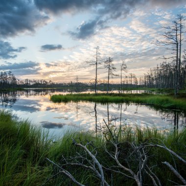 Göl su yansımalar gündoğumu