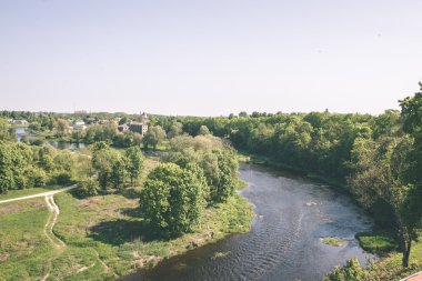 güzel nehir orman - vintage film etkisi