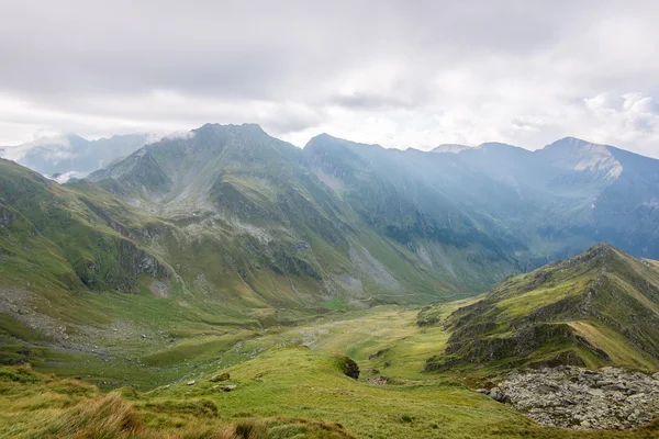 Montañas Fagaras en el sur de los Cárpatos, Rumania —  Fotos de Stock