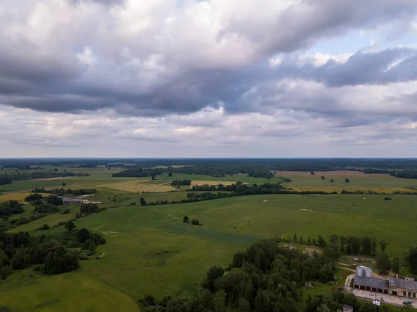 Campagna Paesaggio Aereo Con Strade Campi Verdi Estate Sotto Cielo — Foto Stock