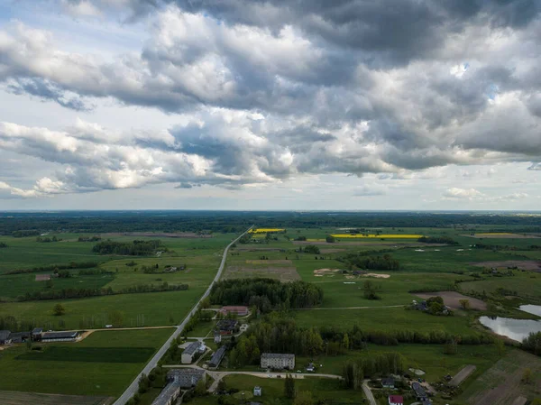 Sommerfelder Wälder Und Straßen Der Landschaft Ansicht Von Oben Drohnenbild — Stockfoto