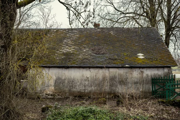 Maison Campagne Jardin Arrière Cour Été Avec Bâtiments Anciens Décorations — Photo