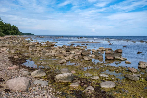 Empty Sandy Beach Sea Rocks Blue Sky Silent Meditation Background — Stock Photo, Image