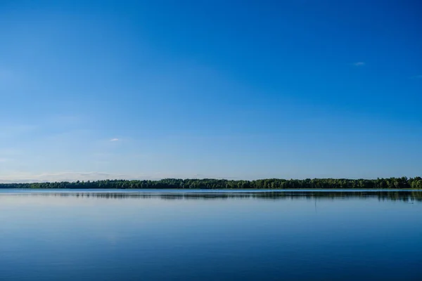 Wide River Landscape Scene Large Body Water Blue Reflections Sky — Stock Photo, Image