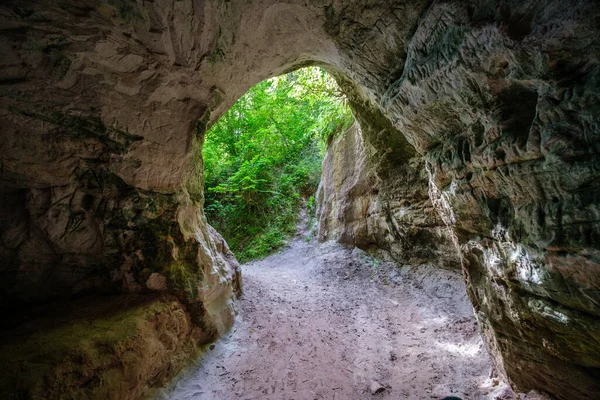 Zandstenen Grotten Het Bos Letland Natuurbehoud — Stockfoto