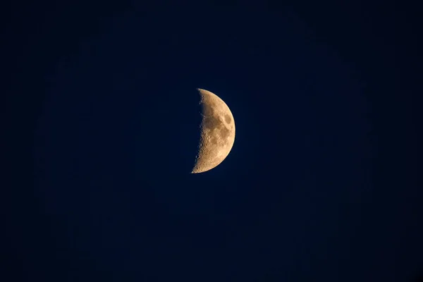 Heller Mond Dunklen Nachthimmel Sommer — Stockfoto