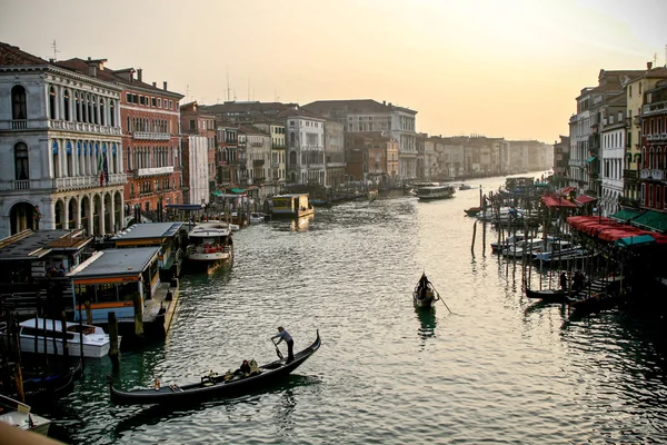 Vista canal em itália — Fotografia de Stock