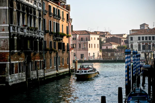 Vista del canal en italia — Foto de Stock