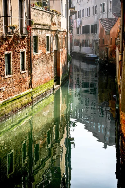 Vista del canal en italia —  Fotos de Stock