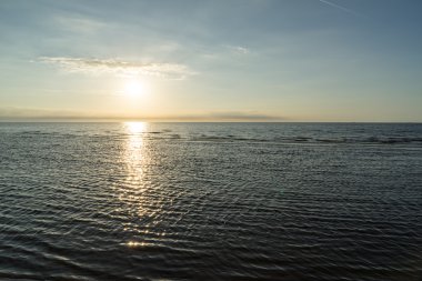 Denizin güneşin yansıması