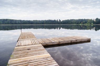 boardwalk Gölü bulutlarda yansıması
