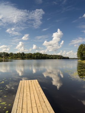 boardwalk Gölü bulutlarda yansıması