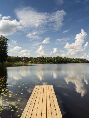 boardwalk Gölü bulutlarda yansıması