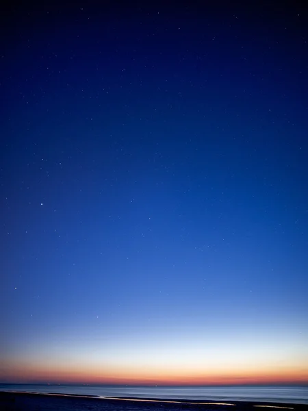 Ciel nocturne avec étoiles — Photo